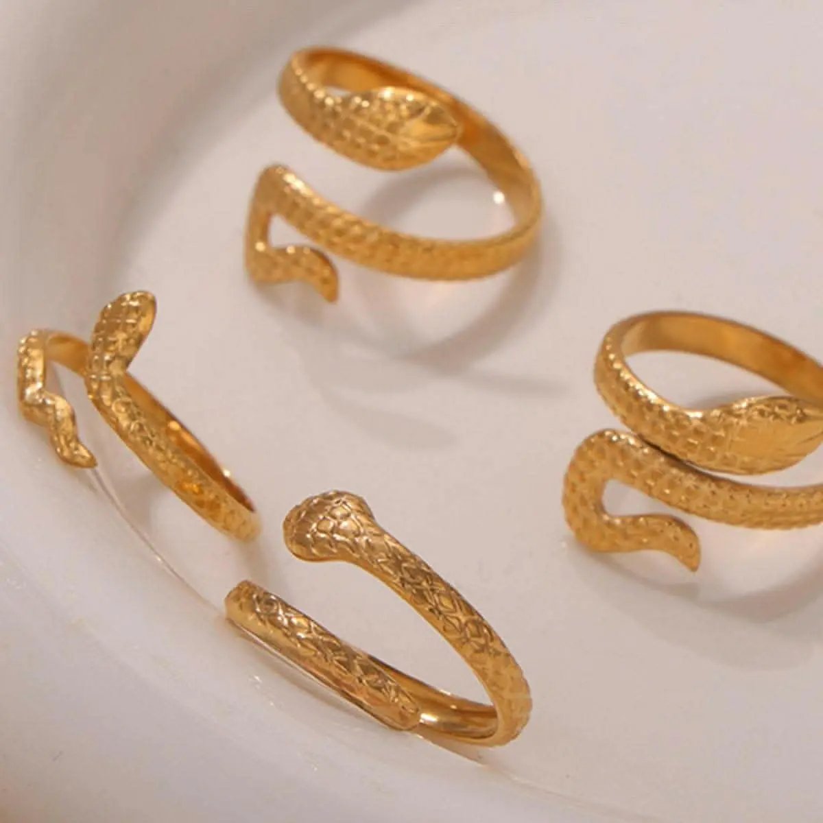 Elegant snake bypass ring - Love Salve